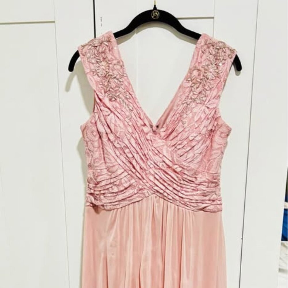 Women's pink dress, size 10, runs big